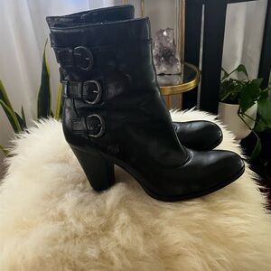 Born Black Ankle Boots Sleek Design